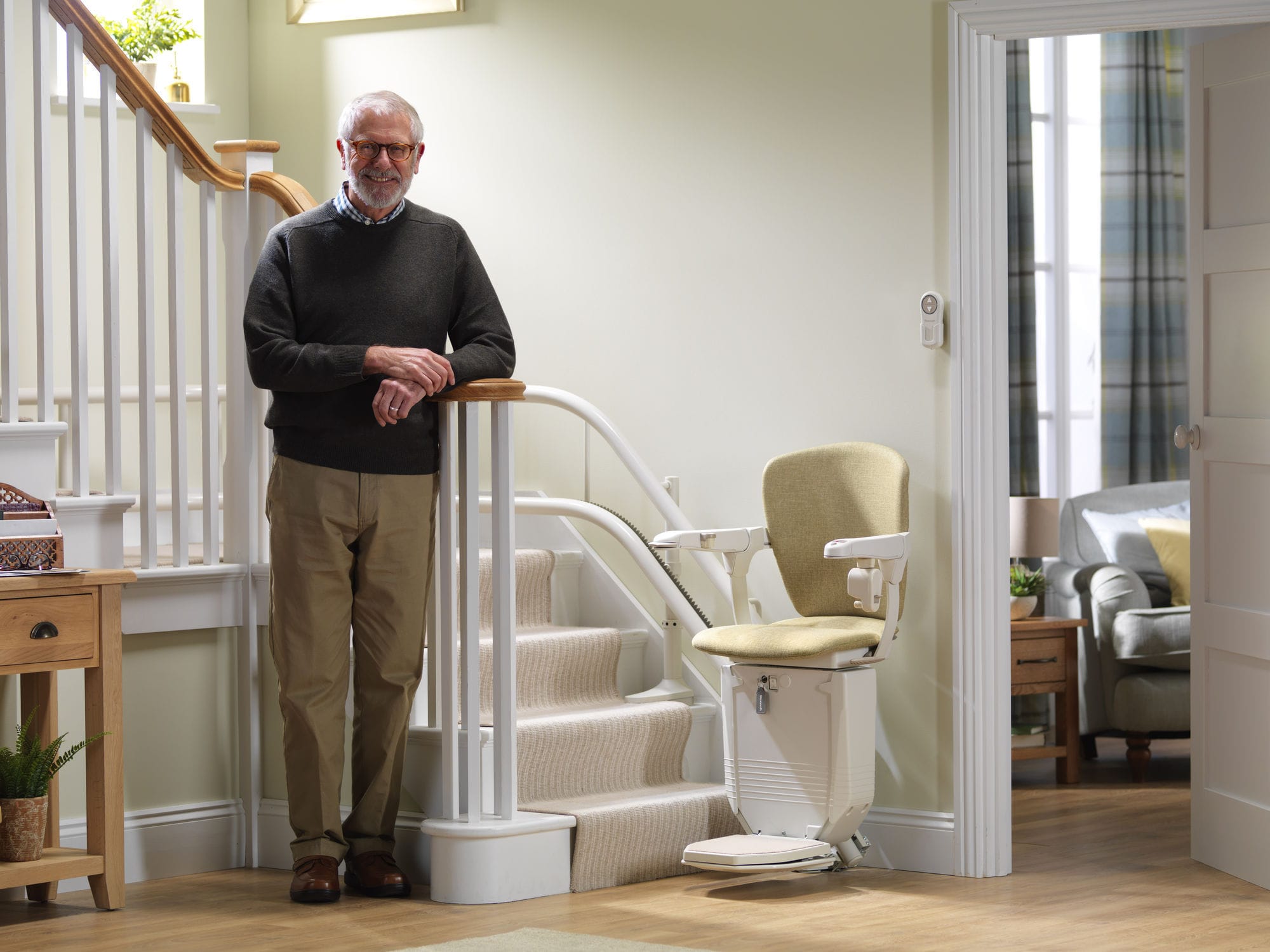 silla electrica para escaleras en una casa moderna