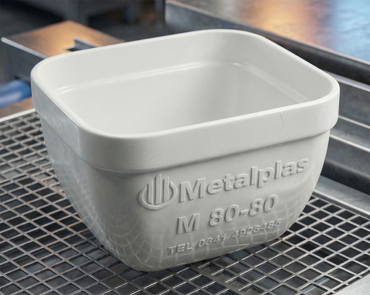 cangilones plasticos inyectados extra reforzados para elevadores de granos de cadenas metalplas