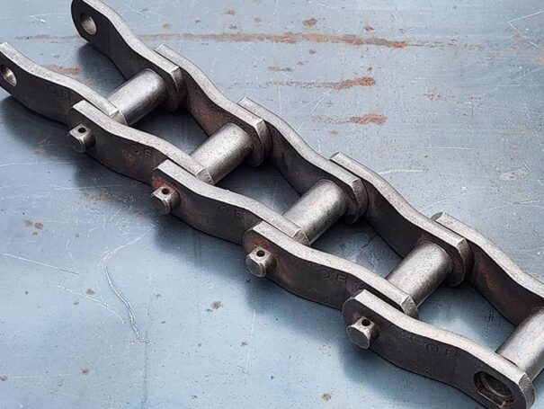 cangilones plasticos y cadenas industriales fabricados por cadenas metalplas para transportadores de materiales a granel