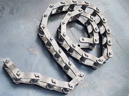 Cadena industrial para redler fabricada por Cadenas Metalplas para transporte de materiales a granel