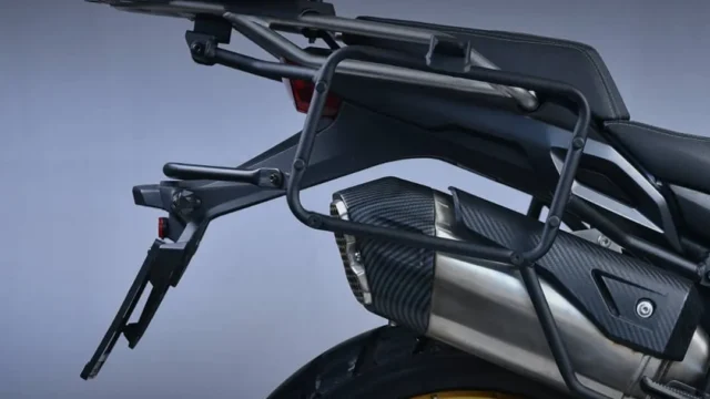 Accesorios para la Voge DSX 525: protección y capacidad para viajes sin límites. Fotografía editorial relacionada con accesorios Voge DSX 525. publicada en Novedades Web