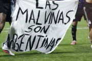 Argentina vence a Inglaterra y revive una memoria que trasciende el fútbol. Fotografía editorial relacionada con Argentina Inglaterra fútbol memoria. publicada en Novedades Web