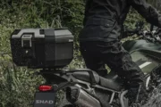 Baúles SHAD: más espacio y comodidad para viajar en moto con estilo y seguridad. Fotografía editorial relacionada con baúles SHAD para moto. publicada en Novedades Web