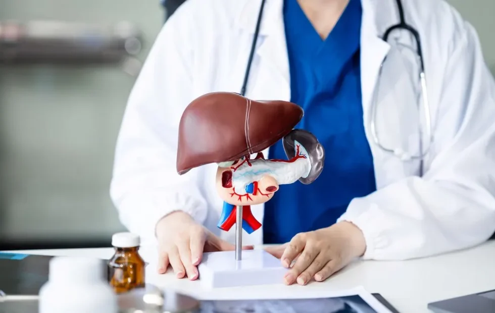 Chequeo de hepatitis: por qué todos deberían hacerse uno alguna vez. Imagen destacada sobre chequeo de hepatitis. publicada en Novedades Web