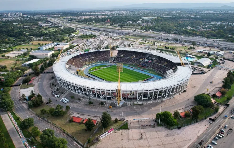 El tour del Estadio Kempes: una experiencia que revive la gloria deportiva cordobesa. Imagen destacada sobre tour del Estadio Kempes. publicada en Novedades Web