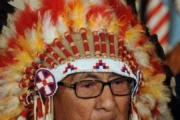 Joseph Medicine Crow: el soldado crow que robó caballos a los nazis. Imagen destacada sobre Joseph Medicine Crow. publicada en Novedades Web