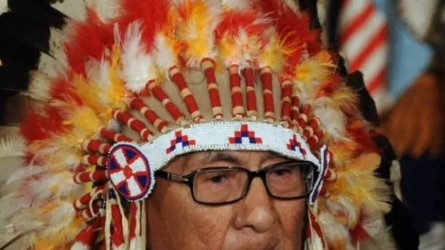 Joseph Medicine Crow: el soldado crow que robó caballos a los nazis. Imagen destacada sobre Joseph Medicine Crow. publicada en Novedades Web