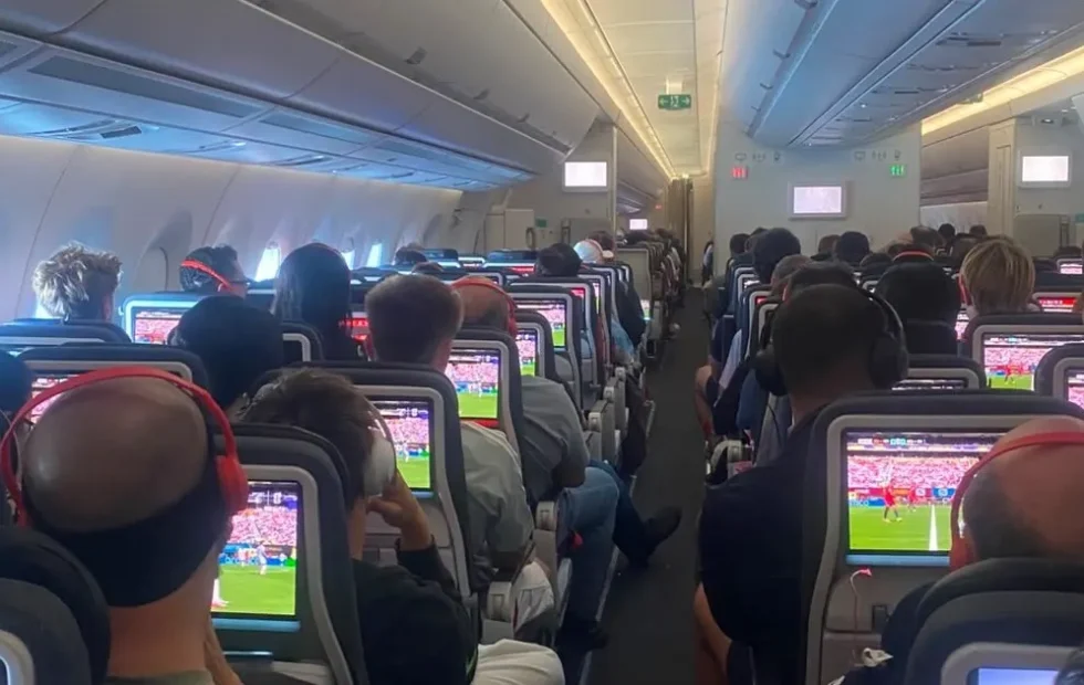 Mundial 2026: una final vivida en pleno vuelo entre cánticos y emoción argentina. Fotografía editorial relacionada con Mundial 2026 vuelo argentino. publicada en Novedades Web