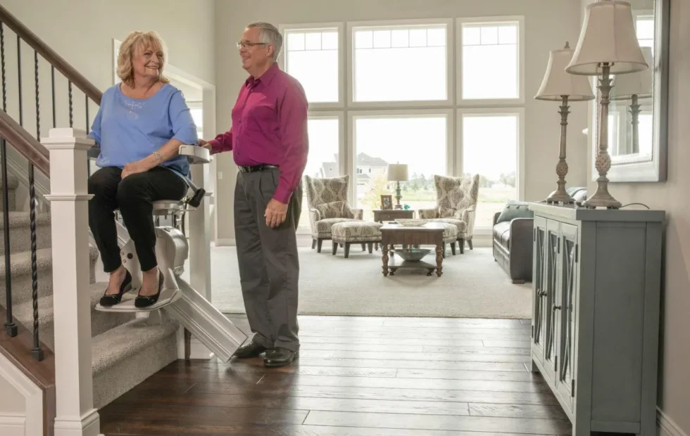 Silla para escaleras: 5 razones para mejorar la accesibilidad del hogar. Imagen destacada sobre silla para escaleras. publicada en Novedades Web