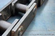 Cadenas para transportadores: claves para elegir el modelo adecuado. Imagen destacada sobre cadenas para transportadores. publicada en Novedades Web
