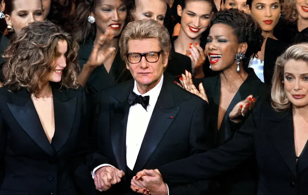 El esmoquin femenino de Yves Saint Laurent cumple 60 años. Fotografía editorial relacionada con esmoquin femenino Yves Saint Laurent. publicada en Novedades Web