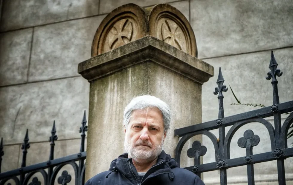 Gustavo Malajovich vuelve con una nueva novela policial de 600 páginas. Imagen destacada sobre nueva novela policial. publicada en Novedades Web