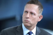 La mansión de Peter Thiel en Buenos Aires quedó bajo protesta de Gandalf. Imagen destacada sobre mansión de Peter Thiel. publicada en Novedades Web