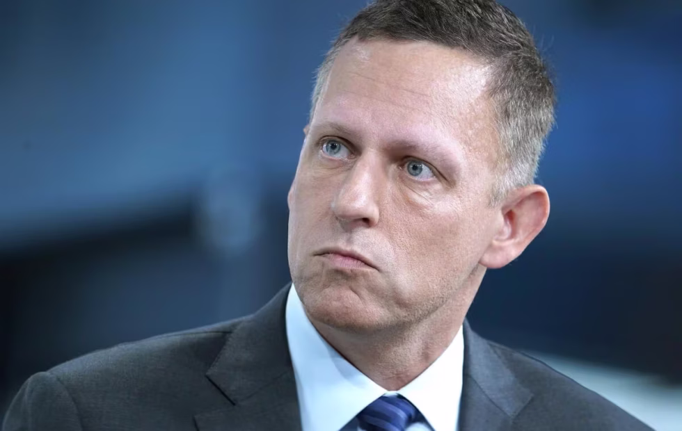 La mansión de Peter Thiel en Buenos Aires quedó bajo protesta de Gandalf. Imagen destacada sobre mansión de Peter Thiel. publicada en Novedades Web