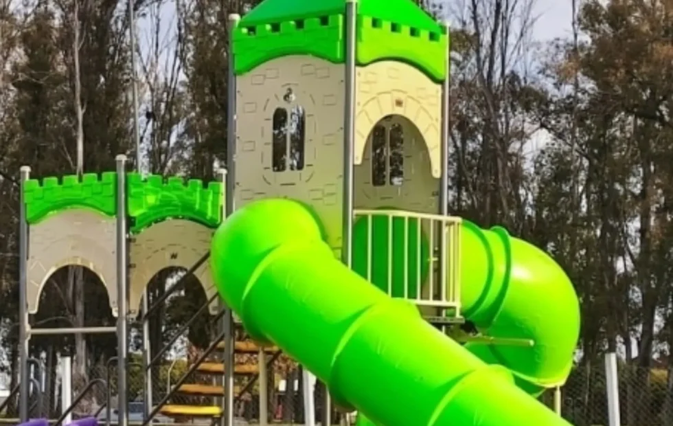 Mangrullo Castillo: el nuevo espacio de juego que llegó a Fighiera. Imagen destacada sobre Mangrullo Castillo. publicada en Novedades Web