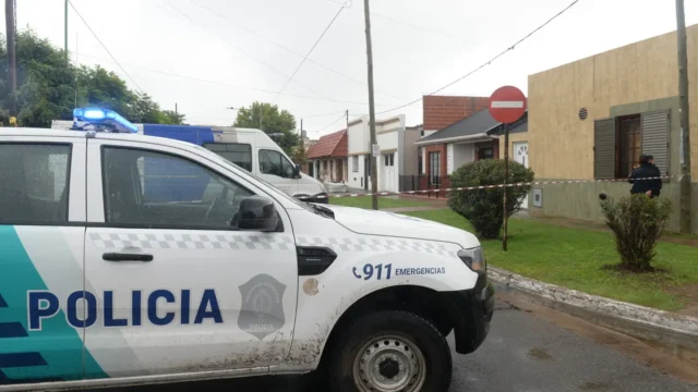 Mar del Plata: un comerciante quedó detenido tras matar a un adolescente. Fotografía editorial relacionada con comerciante detenido en Mar del Plata. publicada en Novedades Web