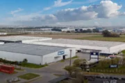 Nave logística en Rosario: Alvear ofrece 14.000 m² con alquiler flexible. Imagen destacada sobre nave logística en Rosario. publicada en Novedades Web