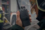 Radios para bomberos y emergencias: cómo elegir equipos confiables. Imagen destacada sobre radios para bomberos. publicada en Novedades Web