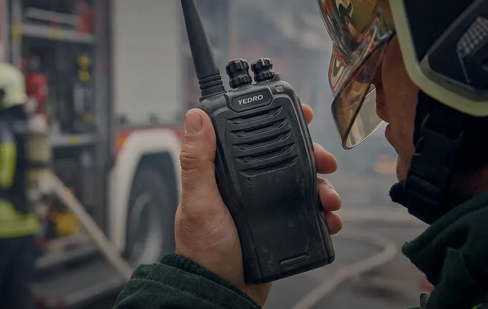 Radios para bomberos y emergencias: cómo elegir equipos confiables. Imagen destacada sobre radios para bomberos. publicada en Novedades Web