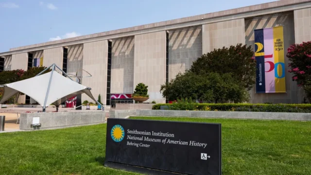 Trump ordena advertir sobre un supuesto sesgo ideológico en un museo. Imagen destacada sobre sesgo ideológico en un museo. publicada en Novedades Web