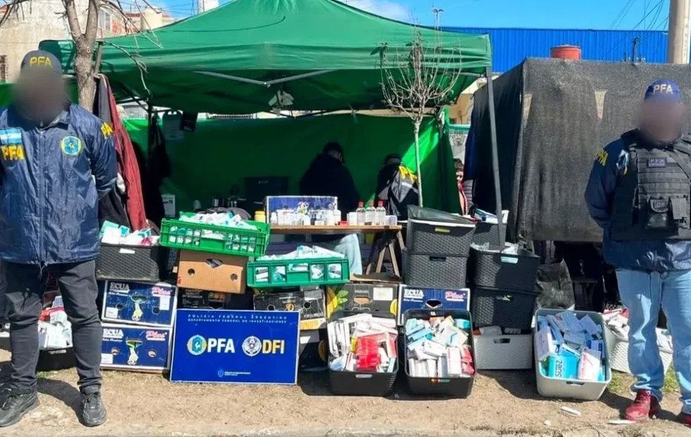 Venta ilegal de medicamentos: nueve imputados tras un operativo en una feria. Imagen destacada sobre venta ilegal de medicamentos. publicada en Novedades Web