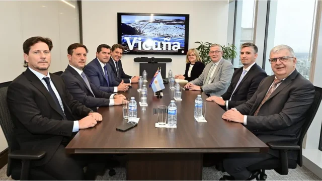 Vicuña adelantará US$250 millones para infraestructura en San Juan. Fotografía editorial relacionada con US$250 millones infraestructura San Juan. publicada en Novedades Web