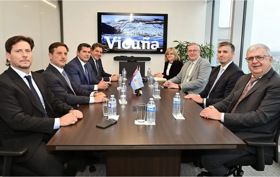 Vicuña adelantará US$250 millones para infraestructura en San Juan. Fotografía editorial relacionada con US$250 millones infraestructura San Juan. publicada en Novedades Web