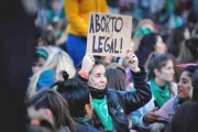 Aborto legal: habrá una jornada informativa en la Plaza San Martín de Rosario. Fotografía editorial relacionada con aborto legal en Rosario. publicada en Novedades Web