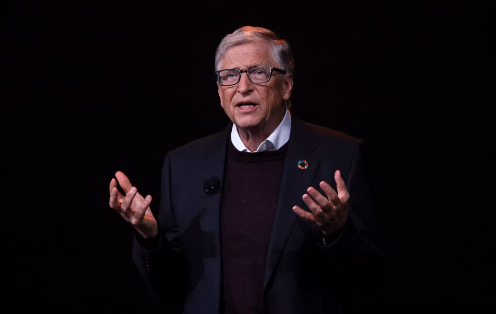 Bill Gates pide reservar empleos de educación y salud mental para humanos. Imagen destacada sobre empleos de educación y salud mental. publicada en Novedades Web