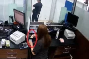 Condenaron a dos cajeros del Banco Nación por sustraer dinero de clientes. Imagen destacada sobre cajeros del Banco Nación. publicada en Novedades Web