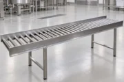 Transportadores de rodillos por gravedad: una solución eficiente para la industria. Imagen destacada sobre transportadores de rodillos por gravedad. publicada en Novedades Web