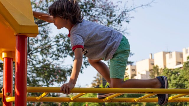 Actividad física infantil: más deporte organizado, menos movimiento diario. Imagen destacada sobre actividad física infantil. publicada en Novedades Web
