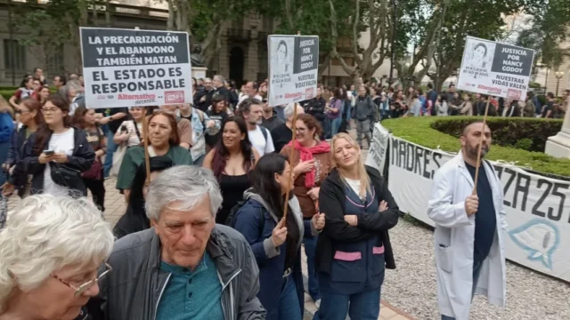 Amsafé Rosario marchó por Nancy Godoy y reclamó mejoras educativas. Fotografía editorial relacionada con movilización de Amsafé Rosario. publicada en Novedades Web