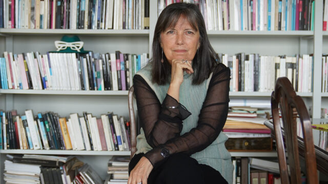 Claudia Piñeiro presenta El canto invisible, una novela sobre amistad y secretos. Fotografía editorial relacionada con nueva novela de Claudia Piñeiro. publicada en Novedades Web