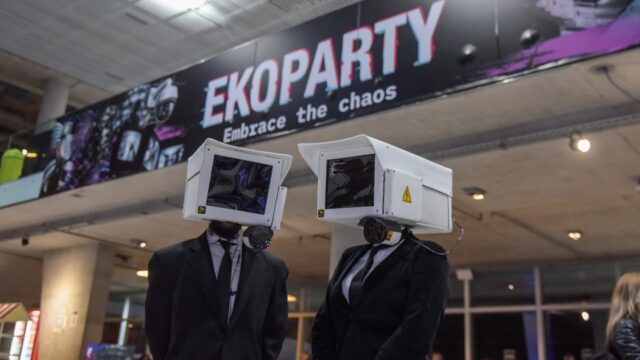 Ekoparty 22 mostró redes sin internet, hardware reciclado y seguridad crítica. Imagen destacada sobre redes sin internet. publicada en Novedades Web
