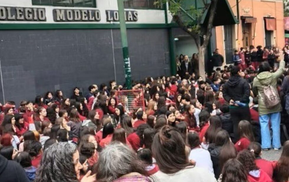 Imágenes sexuales falsas con IA: qué deben hacer las escuelas. Imagen destacada sobre imágenes sexuales falsas con IA. publicada en Novedades Web