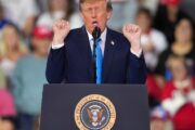 La crítica a Trump por sus videos con IA y su acercamiento a Putin. Fotografía editorial relacionada con videos con IA de Trump. publicada en Novedades Web