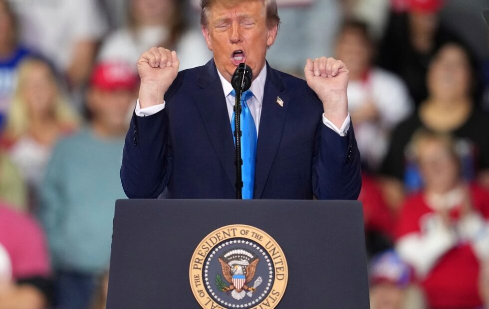 La crítica a Trump por sus videos con IA y su acercamiento a Putin. Fotografía editorial relacionada con videos con IA de Trump. publicada en Novedades Web