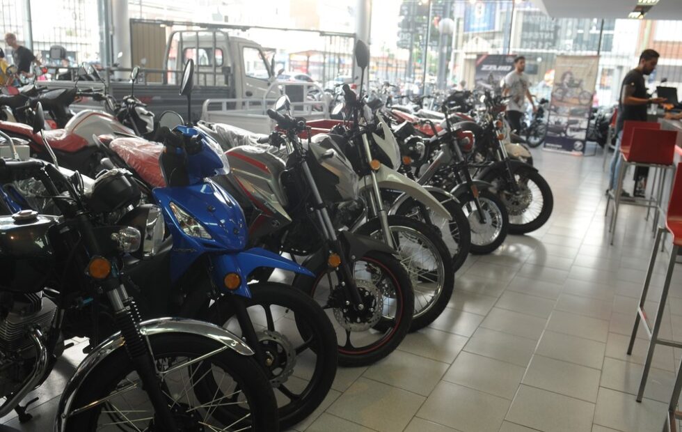 Motos 0 km: 14 provincias ya superaron todo 2025 en nueve meses. Fotografía editorial relacionada con patentamientos de motos 0 km. publicada en Novedades Web