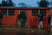 Posadas: murió un joven tras ingerir una bolsita durante un allanamiento. Fotografía editorial relacionada con muerte durante allanamiento en Posadas. publicada en Novedades Web